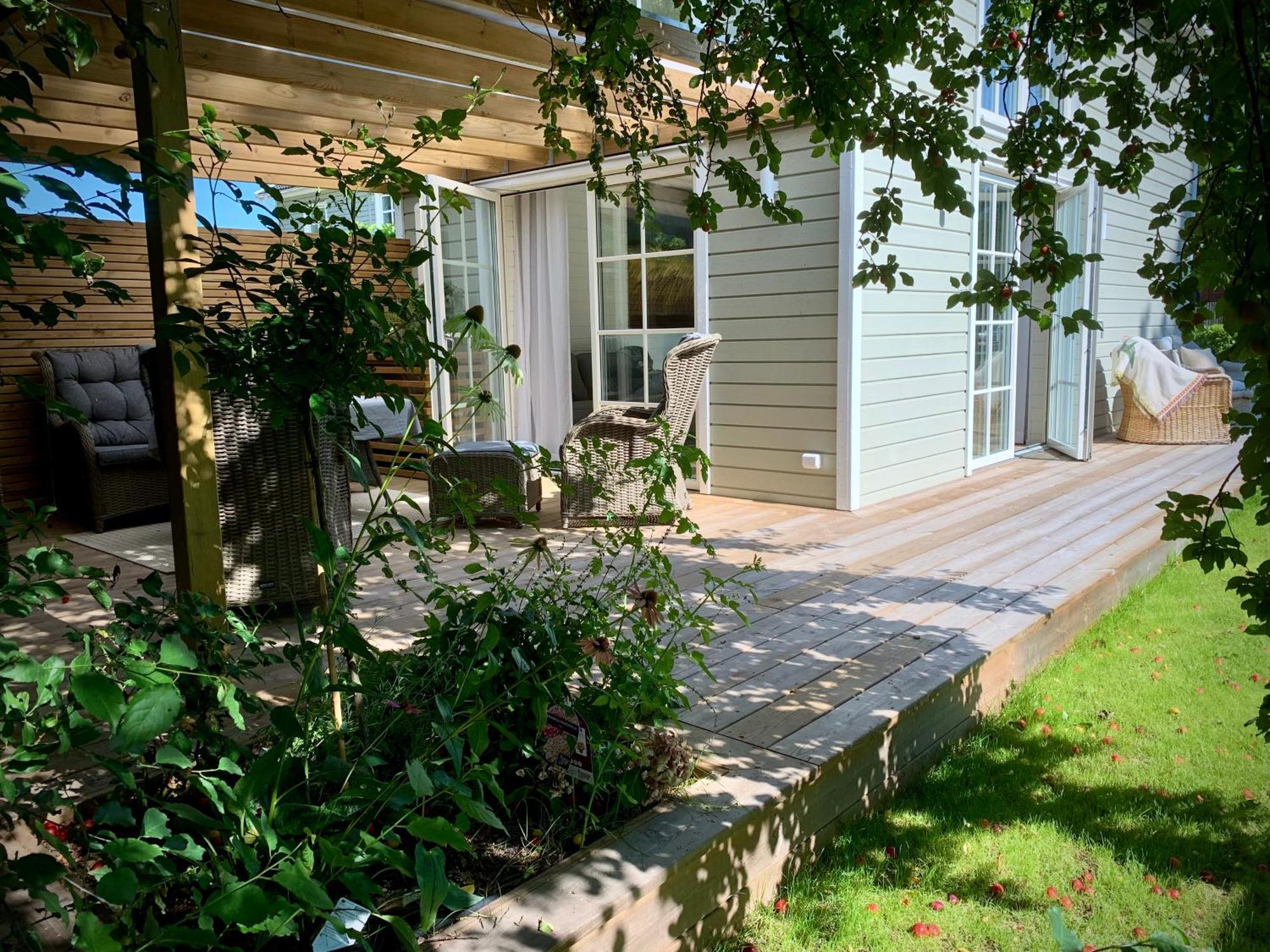 Strandnaera, Pergola, P-Plats I Hoellviken Exterior foto